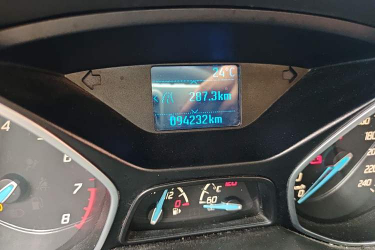 Used Ford Focus 2012 Sedan 1.6L Manual Fashion Edition Odometer Close Up