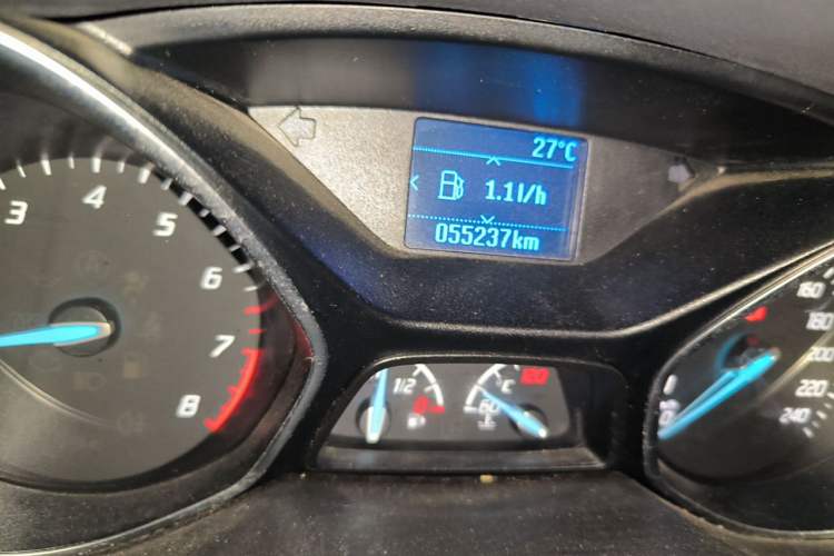 Used Ford Focus 2012 Sedan 1.6L Manual Fashion Edition Odometer Close Up