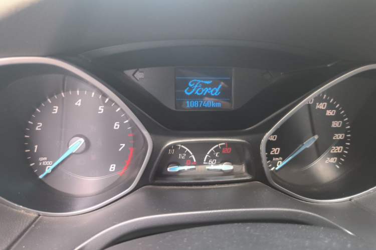 Used Ford Focus 2012 Sedan 1.6L Automatic Fashion Edition Odometer Close Up