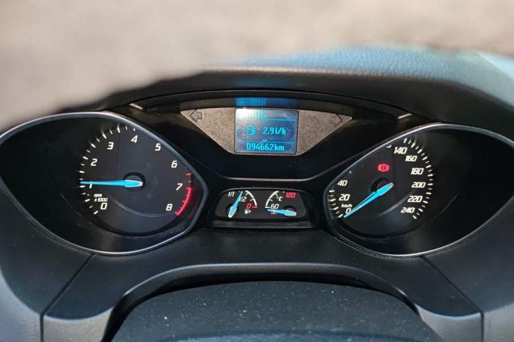 Used Ford Focus 2012 Hatchback 1.6L Automatic Fashion Edition Odometer Close Up