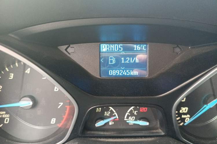 Used Ford Focus 2012 Sedan 1.6L Automatic Fashion Edition Odometer Close Up