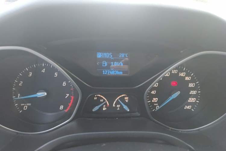 Used Ford Focus 2012 Sedan 1.6L Automatic Fashion Edition Odometer Close Up