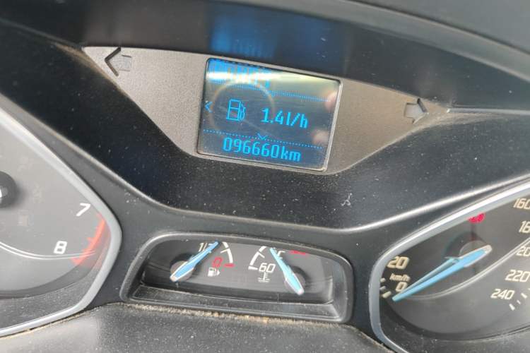 Used Ford Focus 2012 Sedan 1.6L Automatic Fashion Edition Odometer Close Up