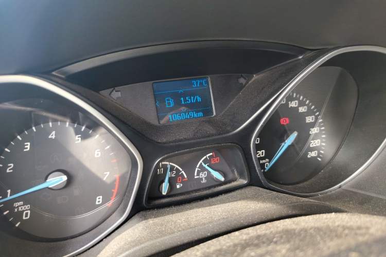 Used Ford Focus 2012 Hatchback 1.6L Manual Fashion Edition Odometer Close Up