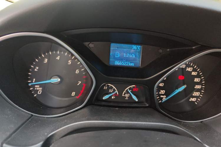 Used Ford Focus 2012 Sedan 1.6L Manual Fashion Edition Odometer Close Up