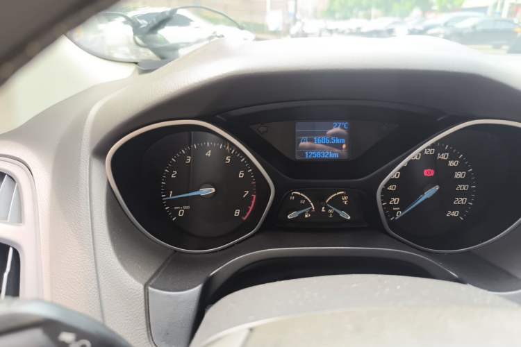 Used Ford Focus 2012 Sedan 1.6L Manual Comfort Model Odometer Close Up