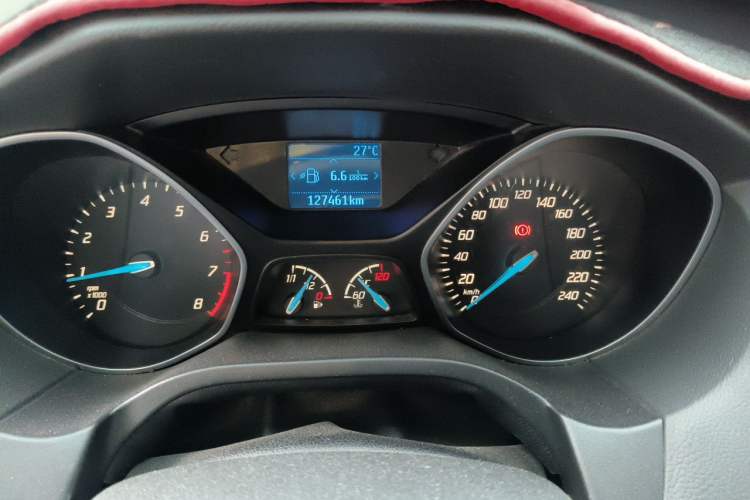 Used Ford Focus 2012 Hatchback 1.6L Manual Fashion Edition Odometer Close Up