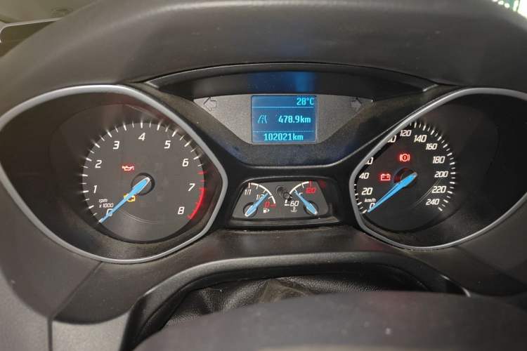 Used Ford Focus 2012 Sedan 1.6L Manual Comfort Model Odometer Close Up