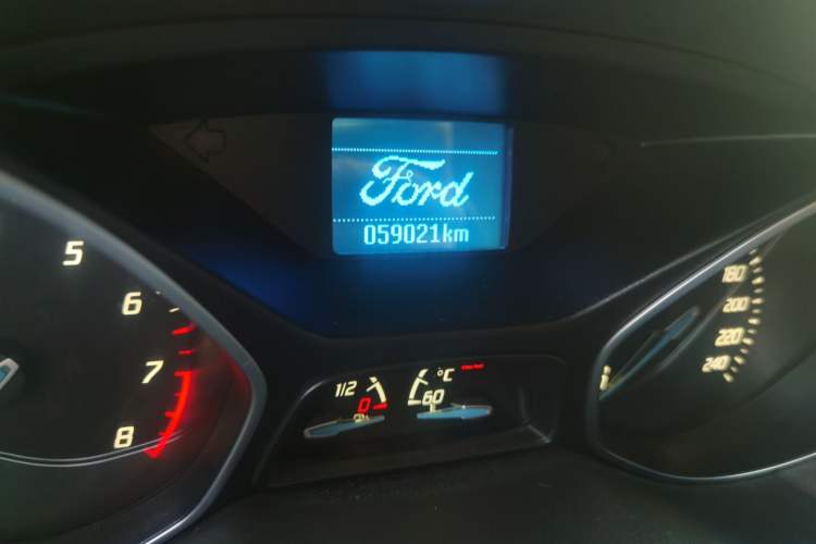 Used Ford Focus 2012 Sedan 1.6L Automatic Fashion Edition Odometer Close Up