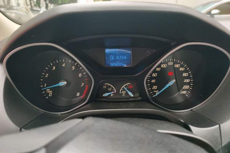 Used Ford Focus 2012 Sedan 1.6L Automatic Fashion Edition Odometer Close Up