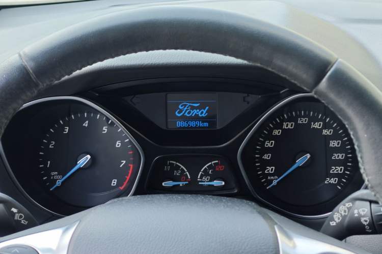 Used Ford Focus 2012 Hatchback 1.6L Manual Fashion Edition Odometer Close Up