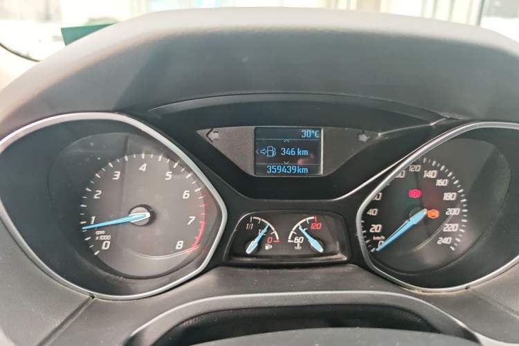 Used Ford Focus 2012 Sedan 1.6L Manual Fashion Edition Odometer Close Up