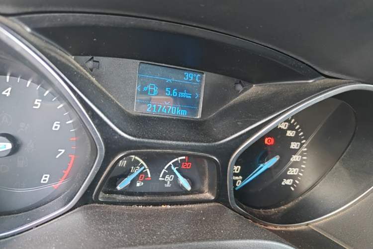 Used Ford Focus 2012 Sedan 1.6L Manual Fashion Edition Odometer Close Up