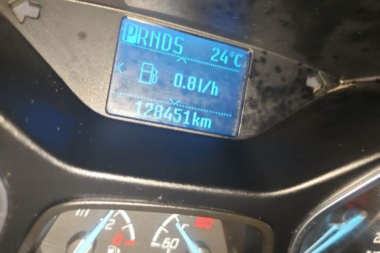 Used Ford Focus 2012 Sedan 1.6L Automatic Fashion Edition Odometer Close Up