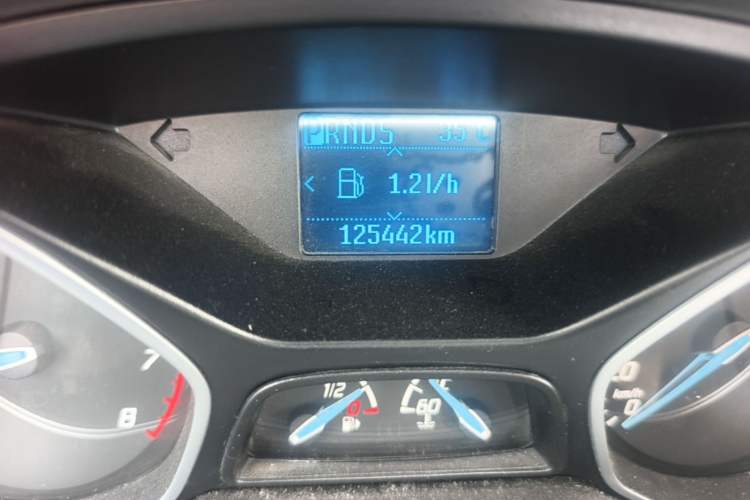 Used Ford Focus 2012 Sedan 1.6L Automatic Fashion Edition Odometer Close Up