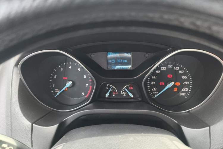Used Ford Focus 2012 Sedan 1.6L Automatic Fashion Edition Odometer Close Up