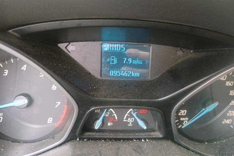 Used Ford Focus 2012 Sedan 1.6L Automatic Fashion Edition Odometer Close Up