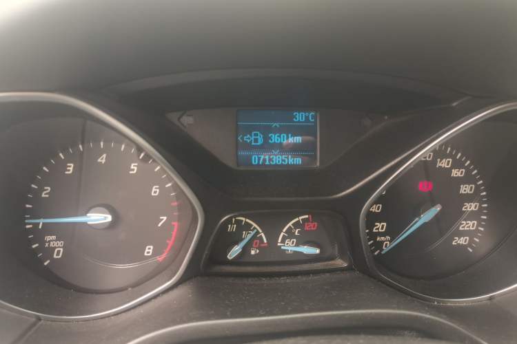 Used Ford Focus 2012 Sedan 1.6L Manual Fashion Edition Odometer Close Up