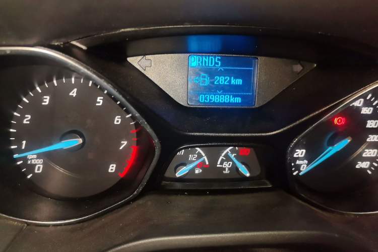 Used Ford Focus 2012 Sedan 1.6L Automatic Fashion Edition Odometer Close Up