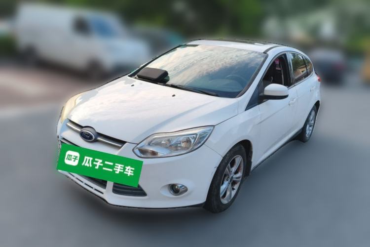 Used Ford Focus 2012 Hatchback 1.6L Automatic Fashion Edition Guazi used car, China used car export, Used car for sale, Used Ford cars, Cheapest cars for sale
