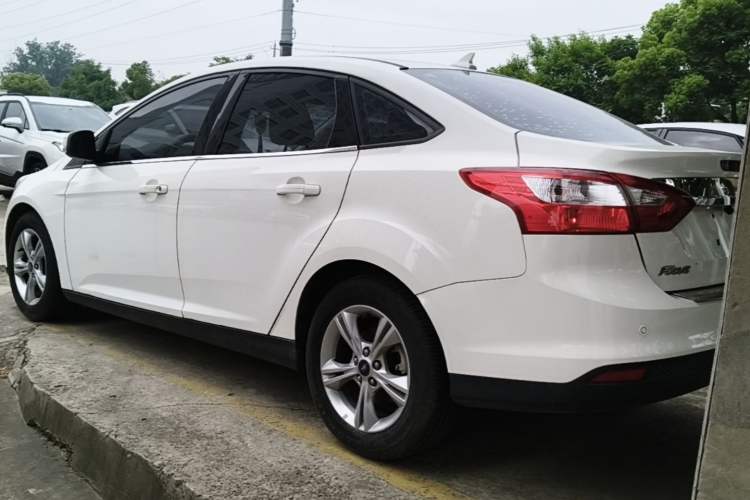 Used Ford Focus 2012 Sedan 1.6L Automatic Fashion Edition Rear Left 45 Deg