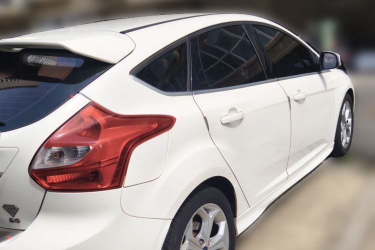 Used Ford Focus 2012 Hatchback 2.0L Automatic Luxury Sport Model Rear Right 45 Deg