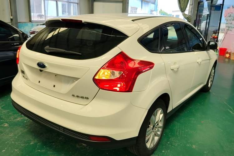 Used Ford Focus 2012 Hatchback 1.6L Automatic Comfort Model Rear Right 45 Deg