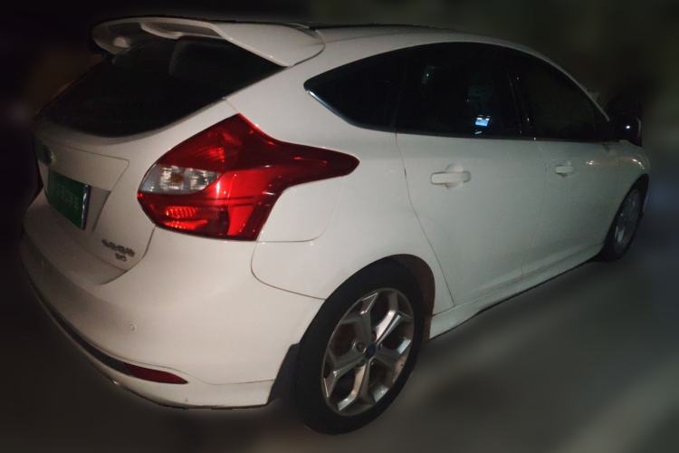 Used Ford Focus 2012 Hatchback 2.0L Automatic Luxury Sport Model Rear Right 45 Deg