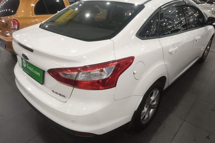 Used Ford Focus 2012 Sedan 1.6L Automatic Fashion Edition Rear Right 45 Deg