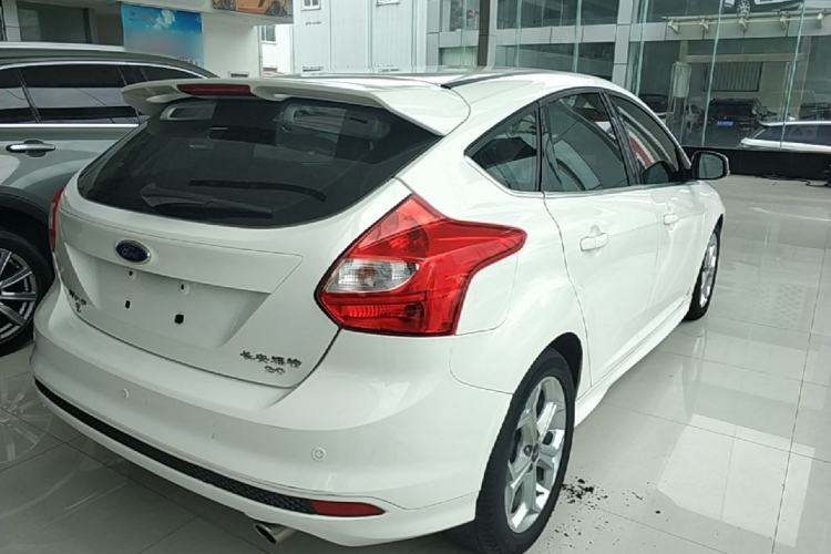 Used Ford Focus 2012 Hatchback 2.0L Automatic Luxury Sport Model Rear Right 45 Deg