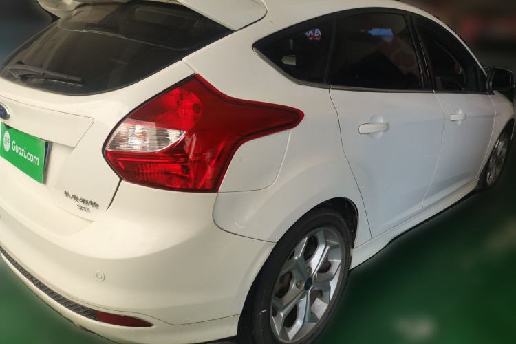 Used Ford Focus 2012 Hatchback 2.0L Automatic Luxury Sport Model Rear Right 45 Deg