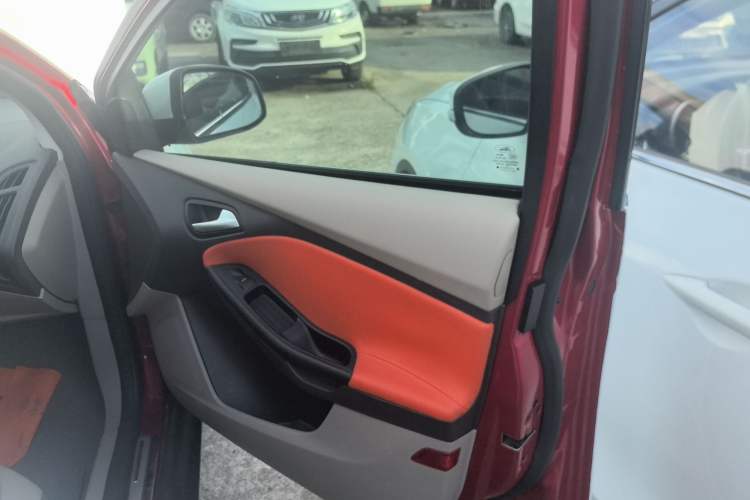 Used Ford Focus 2012 Sedan 1.6L Automatic Comfort Model Right Front Door Interior