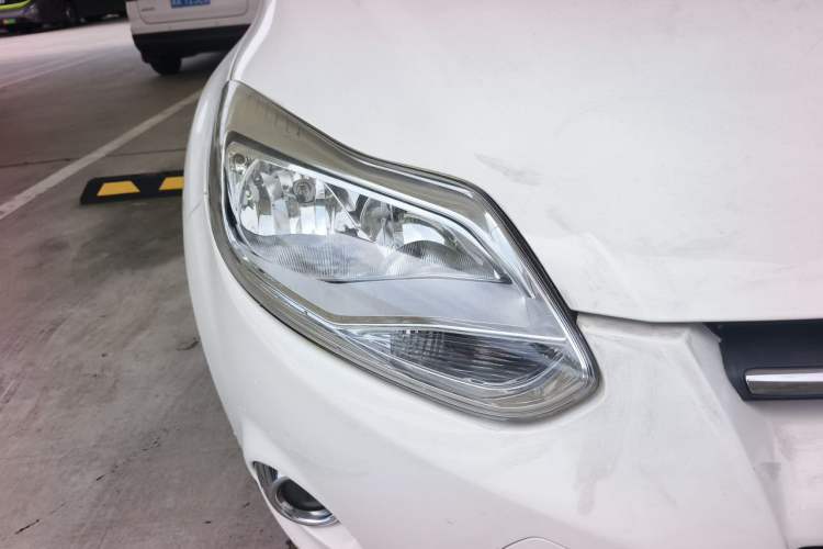 Used Ford Focus 2012 Hatchback 1.6L Automatic Fashion Edition Right Front Headlight