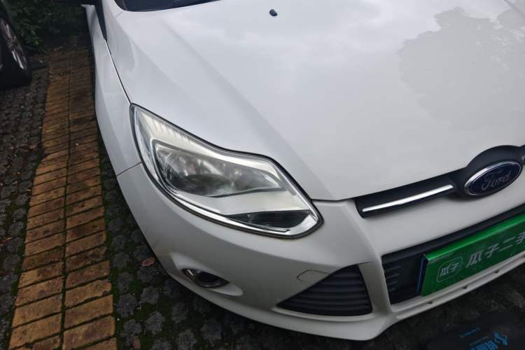 Used Ford Focus 2012 Hatchback 1.6L Automatic Comfort Model Right Front Headlight