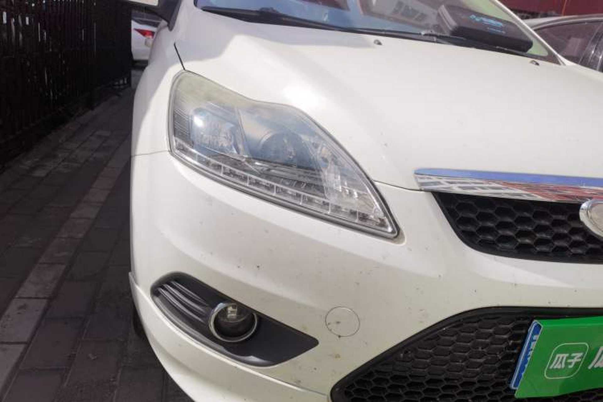 Used Ford Focus 2012 Hatchback Classic 1.8L Manual Base Model Right Front Headlight