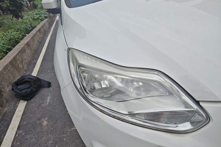 Used Ford Focus 2012 Sedan 1.6L Automatic Fashion Edition Right Front Headlight