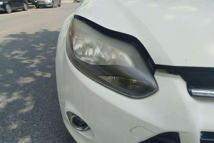 Used Ford Focus 2012 Hatchback 2.0L Manual Luxury Sport Model Right Front Headlight