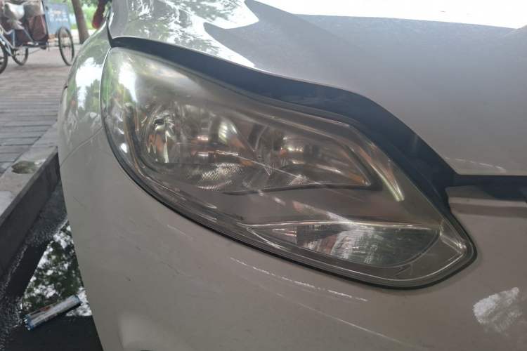 Used Ford Focus 2012 Hatchback 1.6L Automatic Fashion Edition Right Front Headlight