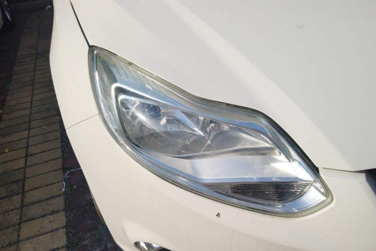 Used Ford Focus 2012 Hatchback 1.6L Automatic Fashion Edition Right Front Headlight