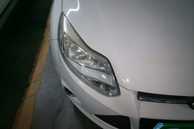 Used Ford Focus 2012 Hatchback 1.6L Automatic Fashion Edition Right Front Headlight
