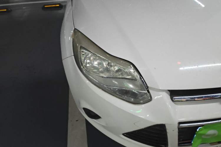 Used Ford Focus 2012 Sedan 1.6L Automatic Comfort Model Right Front Headlight