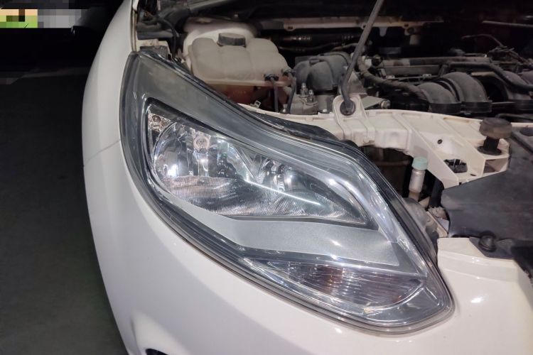 Used Ford Focus 2012 Hatchback 1.6L Automatic Comfort Model Right Front Headlight