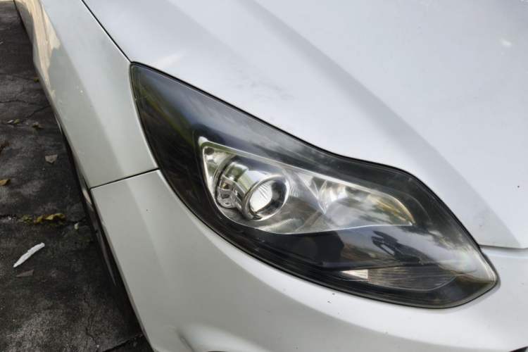 Used Ford Focus 2012 Hatchback 2.0L Automatic Luxury Sport Model Right Front Headlight