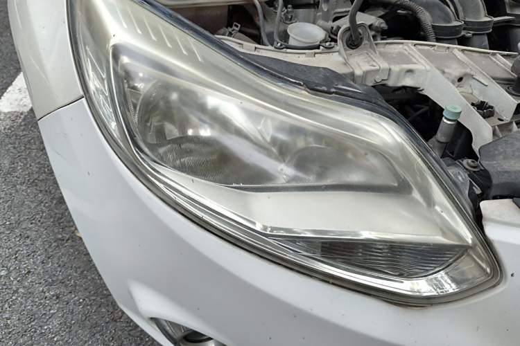 Used Ford Focus 2012 Sedan 1.6L Manual Fashion Edition Right Front Headlight