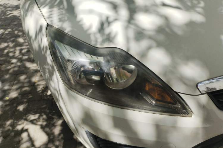 Used Ford Focus 2012 Hatchback Classic 1.8L Automatic Base Model Right Front Headlight