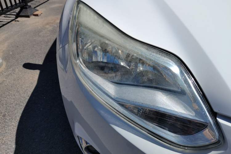 Used Ford Focus 2012 Sedan 1.6L Automatic Fashion Edition Right Front Headlight