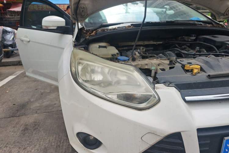 Used Ford Focus 2012 Hatchback 1.6L Automatic Comfort Model Right Front Headlight