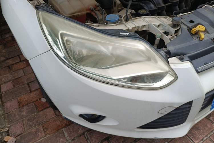 Used Ford Focus 2012 Hatchback 1.6L Automatic Comfort Model Right Front Headlight