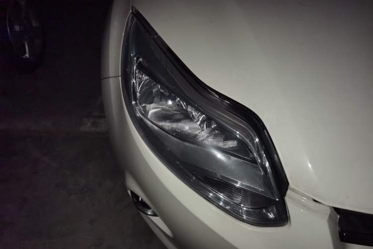 Used Ford Focus 2012 Hatchback 1.6L Automatic Fashion Edition Right Front Headlight