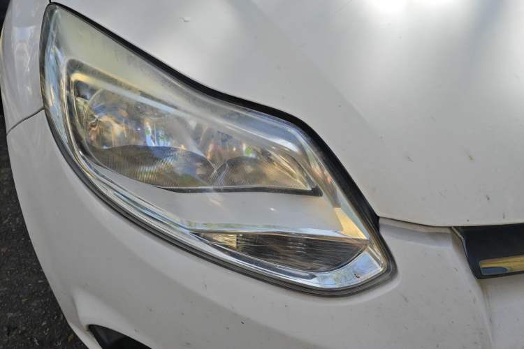 Used Ford Focus 2012 Sedan 1.6L Manual Comfort Model Right Front Headlight